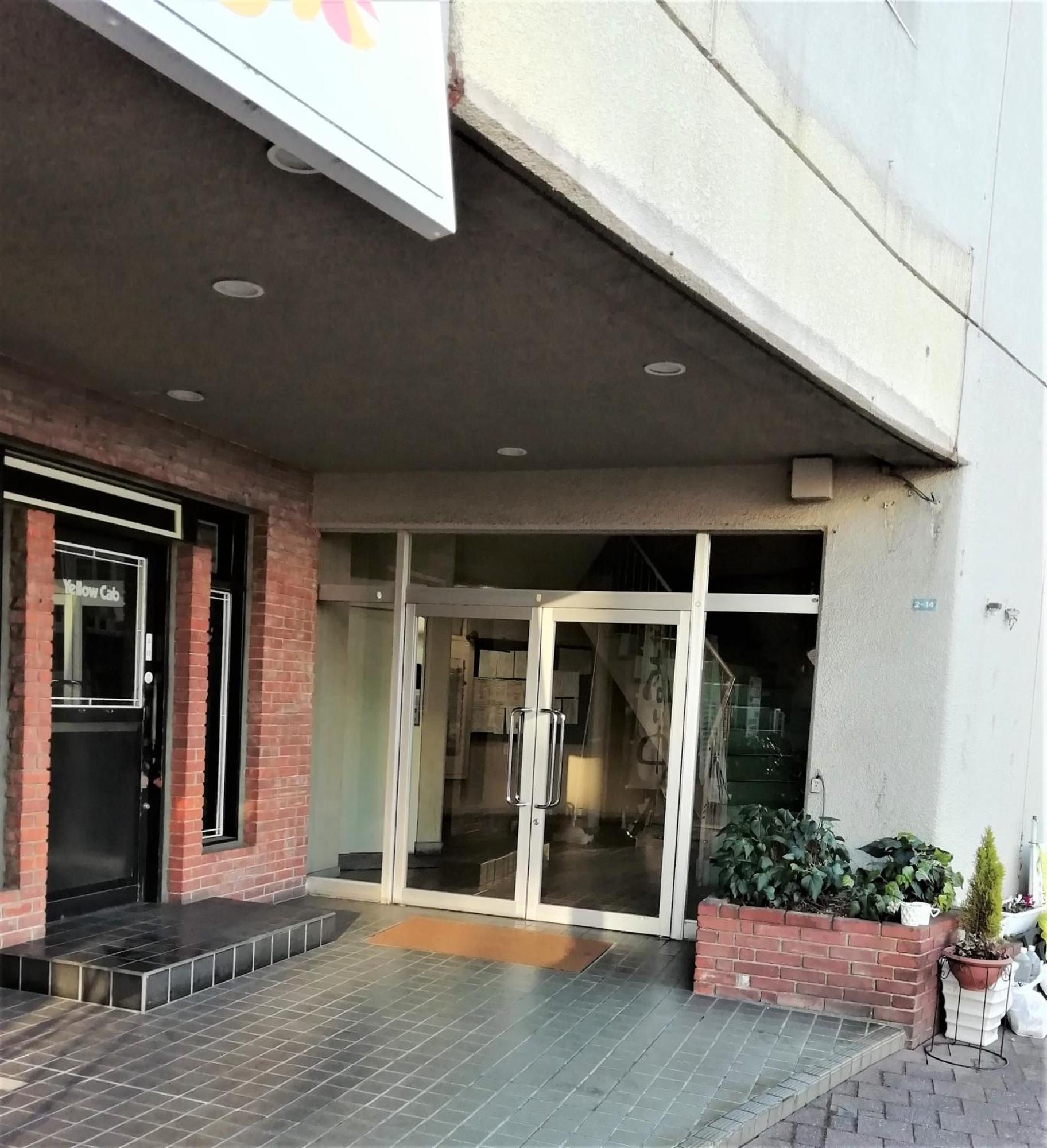 Near Tram Apartment Okayama Eksteriør billede