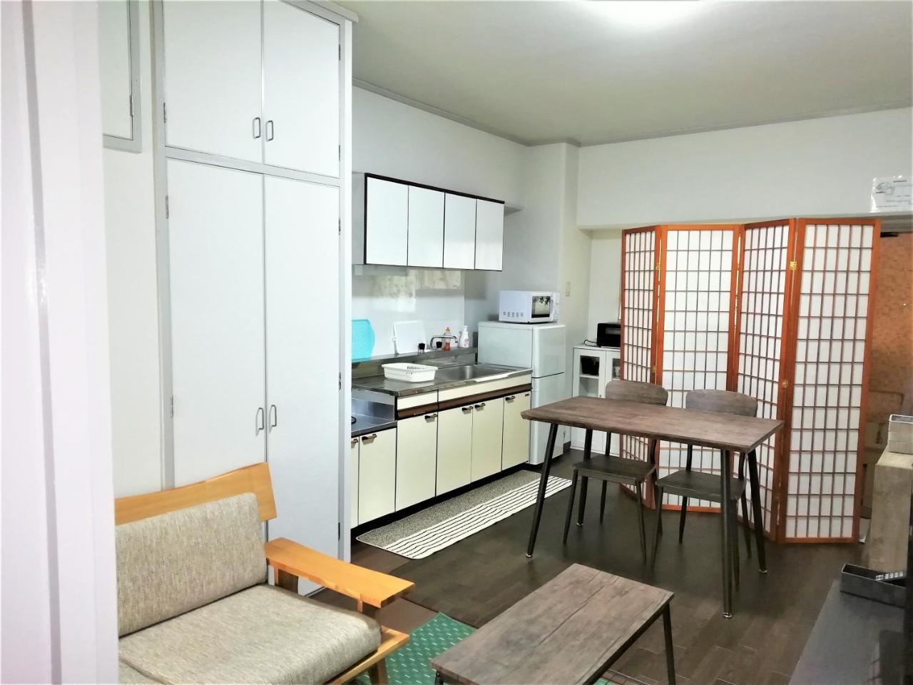 Near Tram Apartment Okayama Eksteriør billede